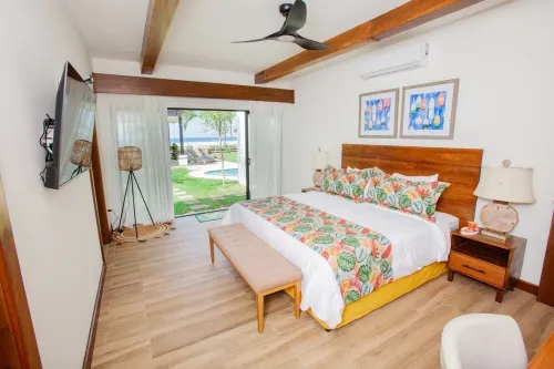 BRAND NEW!! OCEAN FRONT, Casa Del Mar!! Playa Coyote! Hôtels à : Nandayure