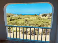 New East End Villa with Stunning views- spacious, modern & Beautiful.