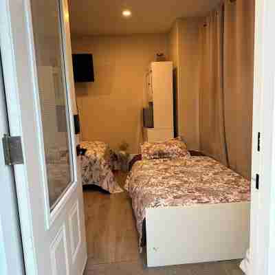 Charming small studio in adorable St. John's WiFi access, 2 twin beds, full bath Rooms