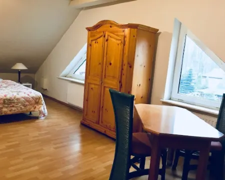 Vacation home Jagoda, fenced property for family and dog close to the water Hotels in Police County