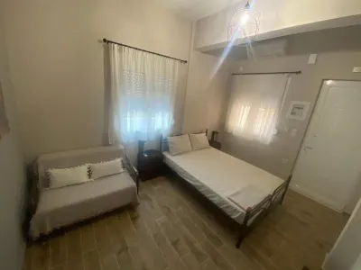 Elpida's Apartments Hotels in Tolofon