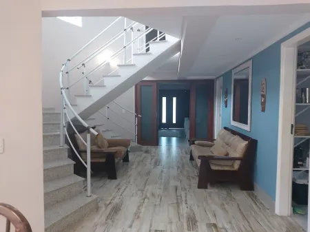 Beautiful, spacious house in a gated community. Отели рядом с достопримечательностью «Foz do Rio Guaratuba»