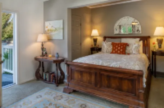 Warm Springs Inn & Winery