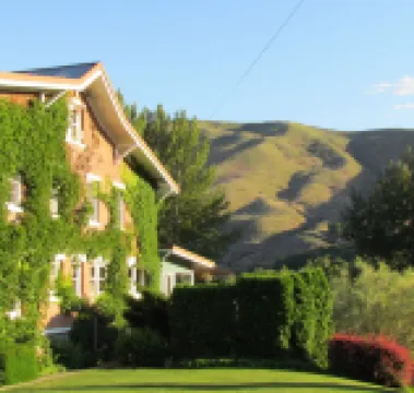 Warm Springs Inn & Winery