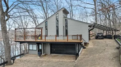 Quiet Lake Front House that is close to Downtown Rogers AR Hotels in Prairie Creek