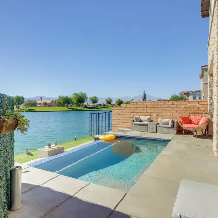 2 Mi to Fantasy Springs Casino: Lakefront Retreat!