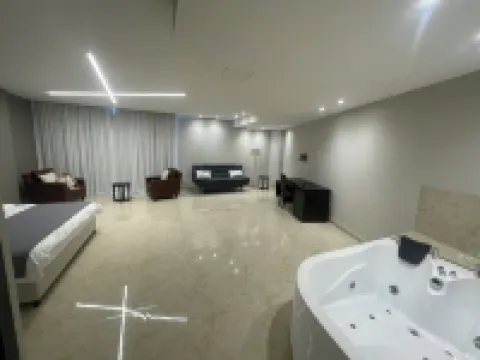 365 UrbanLiving Hoteles en Byblos