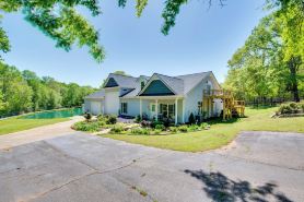 Walk to Lake Hiram Hideaway with Shared Gazebo!