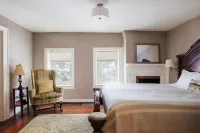 Elmrock Inn