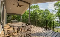 Happy Hideaway 4 Bedroom Home by Redawning