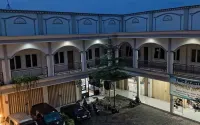 Amanah Hotel Syariah - 駐車場