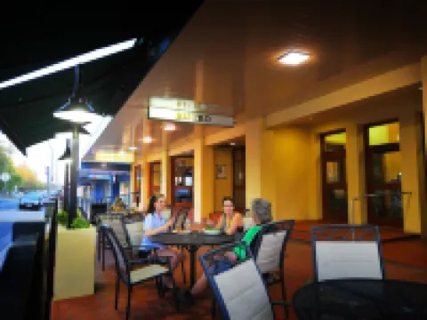 Hotel Victoria - Griffith Hotels in Griffith