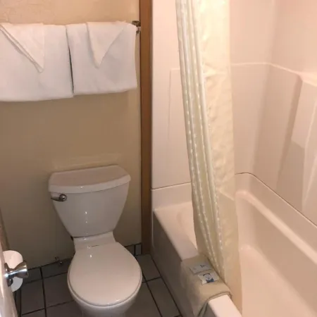 Deluxe Inn