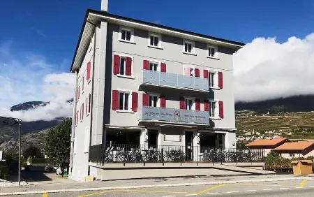 Hotel Pas de Cheville Отели рядом с достопримечательностью «Ermitage Notre-Dame de Longeborgne»