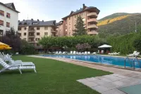 Hotel Restaurant Pessets & Spa - Pools