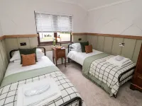 The Treeline Hotels in Thirston