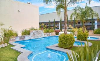 Hotel del Alba Inn & Suites