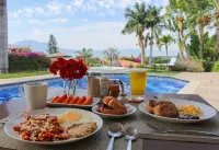 Hotel Lindo Ajijic Bed & Breakfast - breakfast