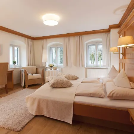Hotel Fischerhaus Отели в г. Штарнберг