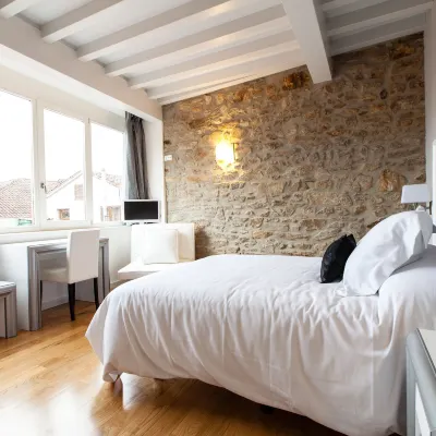 Hotel Montenegro Compostela Hotels near Praza de Abastos