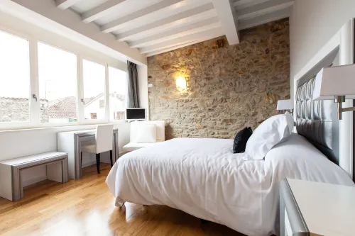 Hotel Montenegro Compostela - Balcony