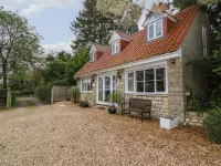 The Cottage at Barrow Mead Hotels near Priston Mill