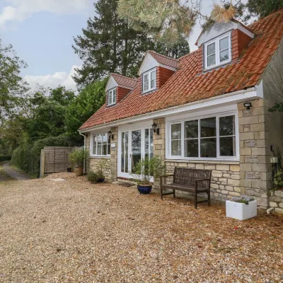 The Cottage at Barrow Mead Hotels near Priston Mill