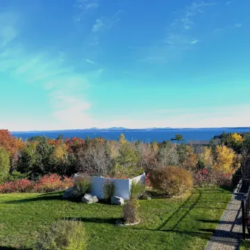Atlantic Eyrie Lodge