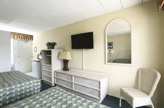 Riviera Resort & Suites