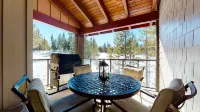 Woodwinds 1265 Luxury Townhouse, Private Hot Tub, 2 Car Garage by RedAwning - Pet friendly