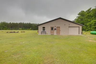 Toivola Home w/ Fire Pit: 8 Mi to Lake Superior!