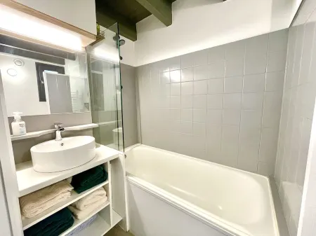 Appartement Dans Résidence Proche Plage de Royan 4 Couchages Отели в г. Руайан