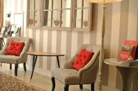 Logis Hôtel Louise de Savoie