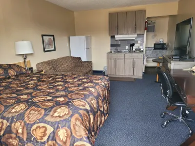 Dockside Inn Hotels in Cold Lake South