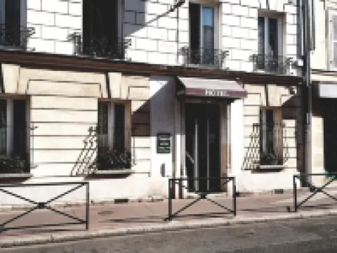 Hôtel Résidence Champerret Hotels near LVMH Fragrance Brands