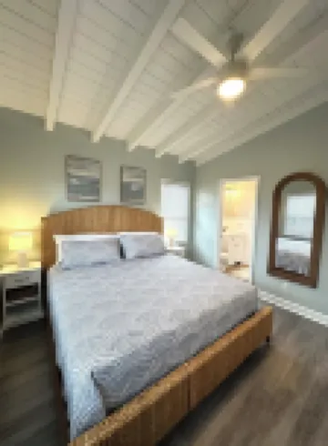 Coastal Cottage Close to Beach with a Brand New Pool!
