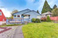 Vibrant Tacoma Retreat, Near Point Defiance Park! - جاكوزي