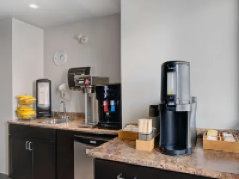 Motel 6 Airdrie, AB Hotels in Airdrie