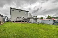 Morgantown Home w/ Deck ~ 2 Mi to WV University! Hotels in Morgantown