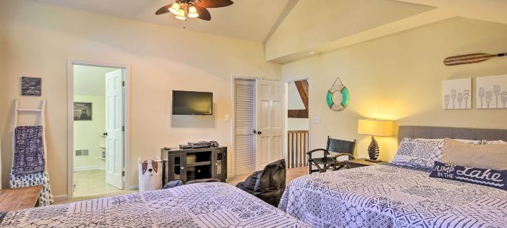 Lakefront Paradise w/ Fire Pit - Dogs Welcome! Hotels in Newberry County