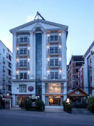 M Square Hotel Hotel di 