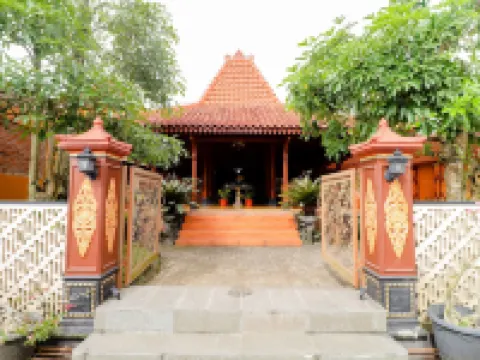 Griya 90TR Syariah Hotels near SEVENDAYS HQ