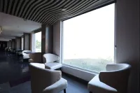 The Latitude Luxury Hotel - Pools