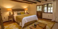 Old Taos Guesthouse B&B