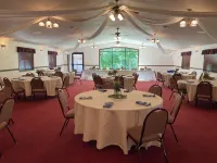 Horseshoe Bay Lodge - parking