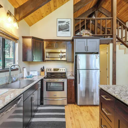 Peaceful Blue Lake Springs Cabin w/ Deck, Fire Pit