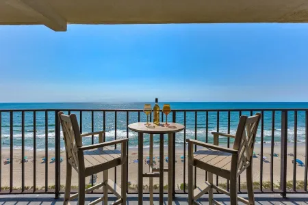 1114 Boundless Awe by Atlantic Towers Отели в г. Каролина Бич