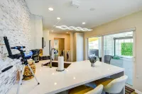 Hot Tub & Pool: Joshua Tree Vacation Home! Hotel di Yucca Valley