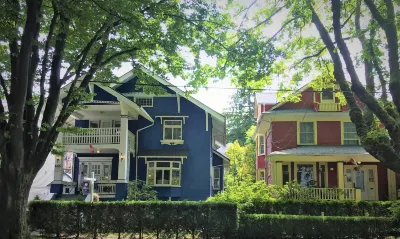 Douglas Guest House Hotels in Metro Vancouver