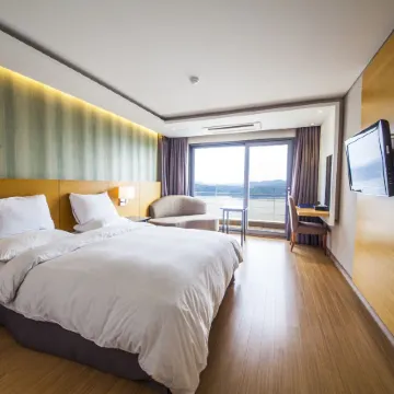 Asia Lakeside Hotel